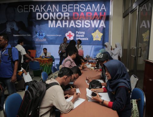 Donor darah mahasiswa di Universitas Syiah Kuala, Banda Aceh, dan tanam pohon Seulanga di Museum Tsunami Aceh, NAD